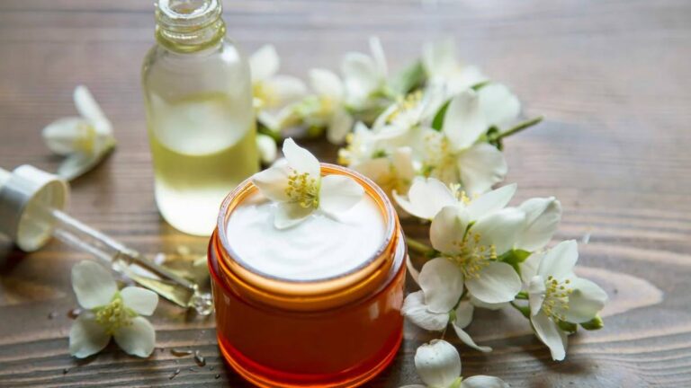 jasmine-oil-for-hair-1737716183994