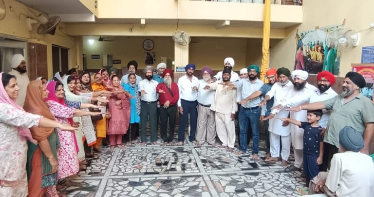 विश्व खाद्य सुरक्षा दिवस पर अलोपीबाग गुरुद्वारा संगतों
